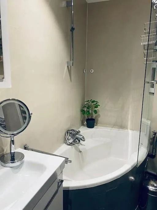 Modern Cozy Flat In The Marais Parking